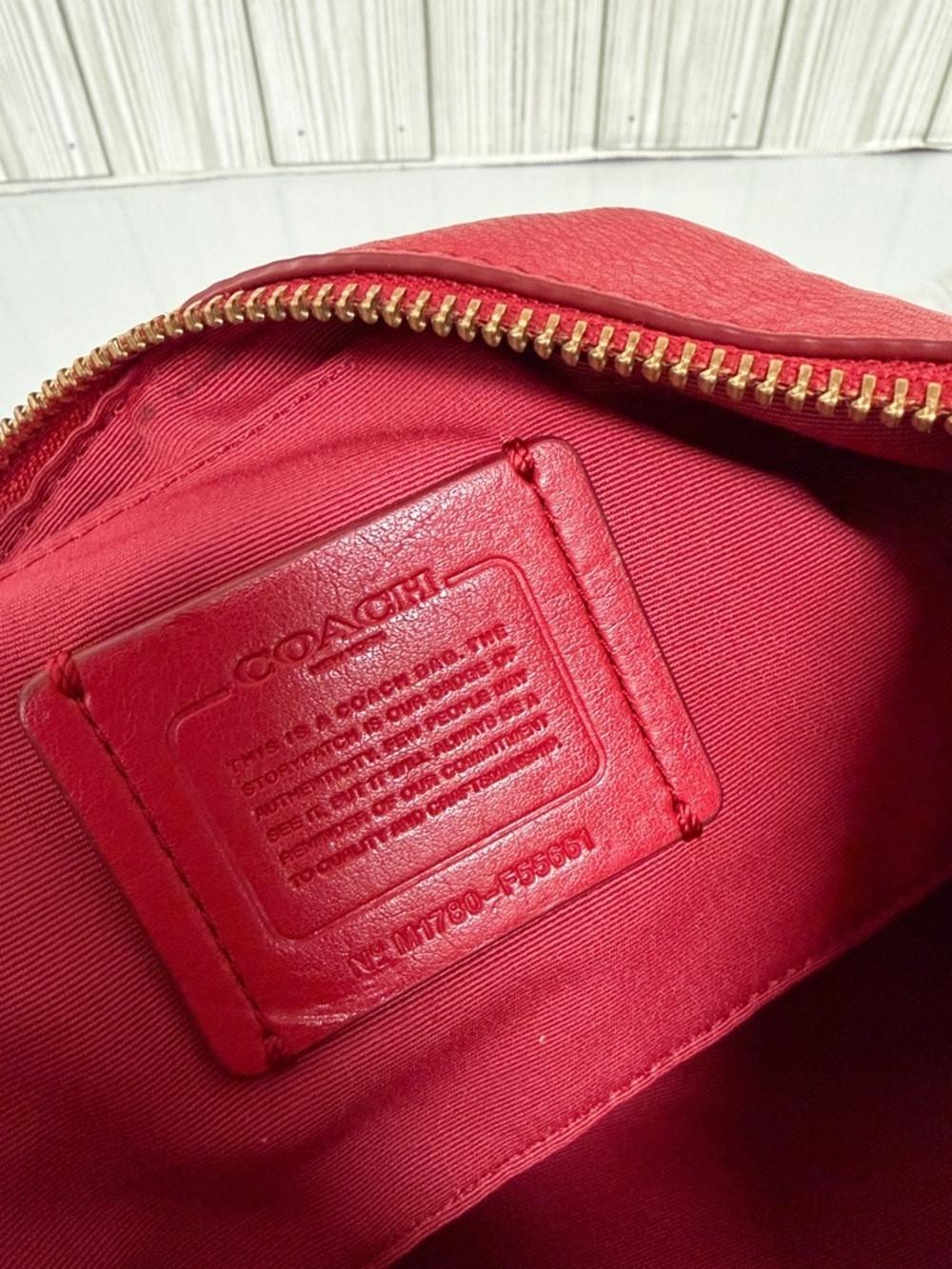 Coach Red Pebbled Leather Crossbody Shoulder Bag Gold Hardware Zip Top - Picture 8 of 11